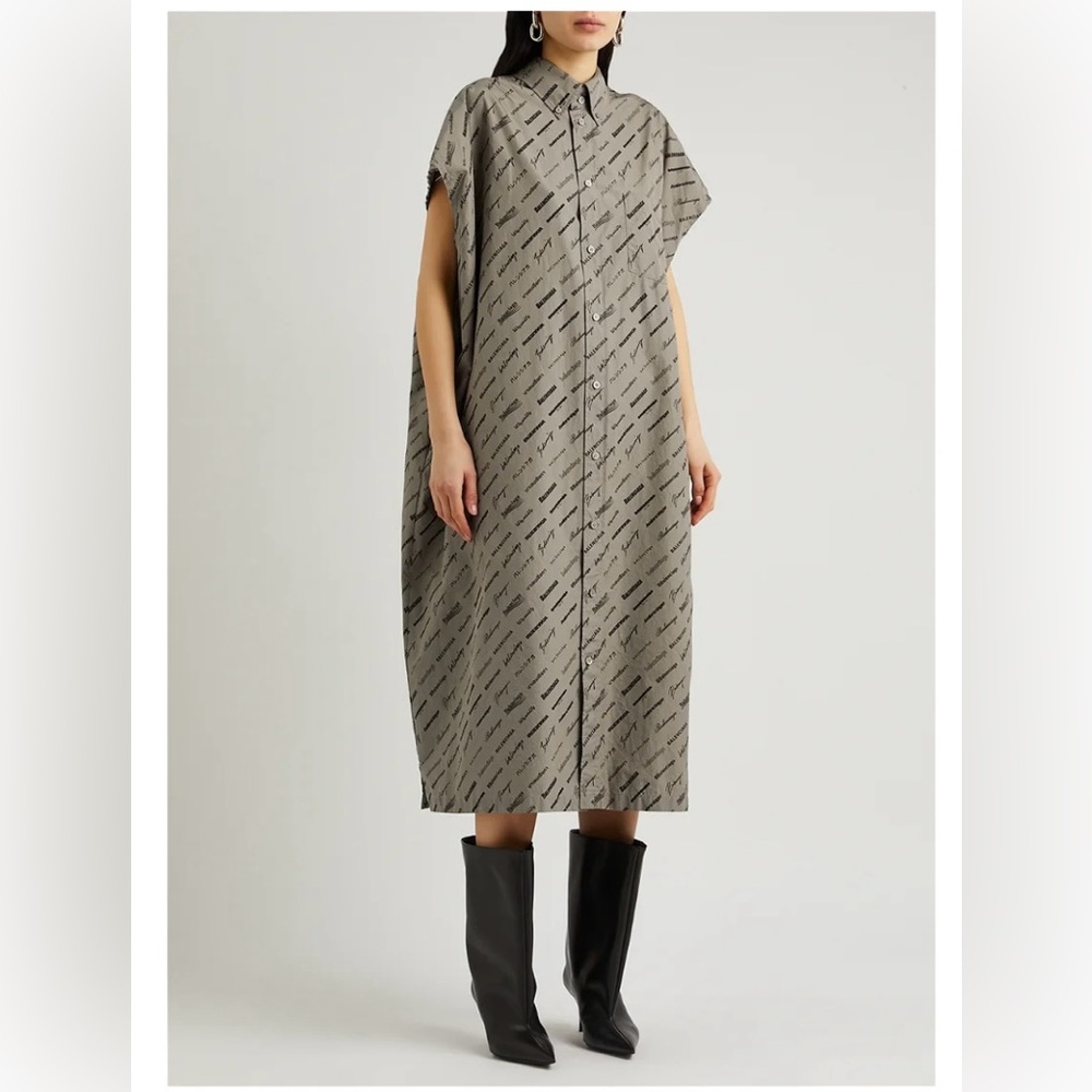BALENCIAGA Gorgeous Logo all over written midi Poplin shirt dress Dust black